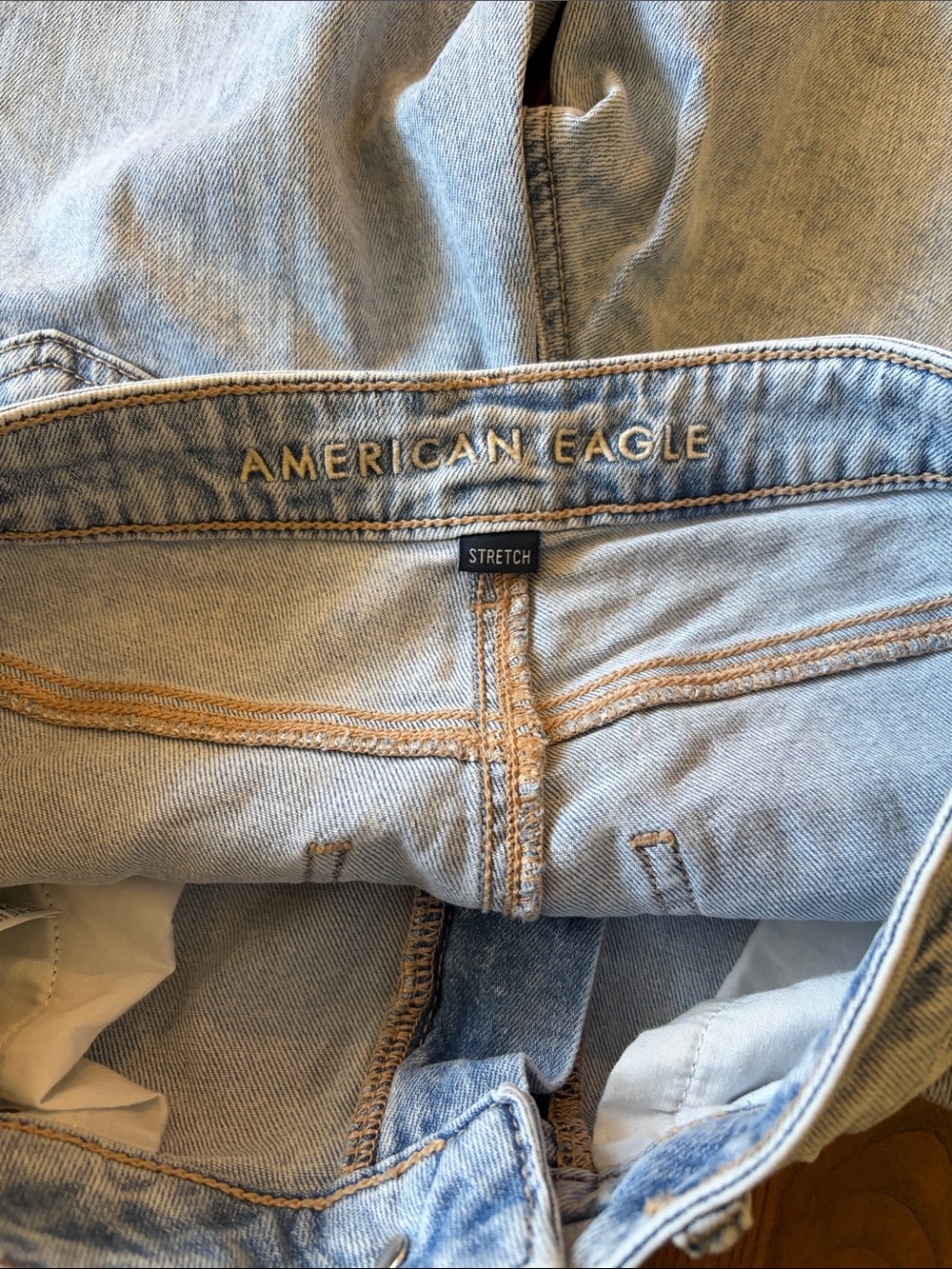 American Eagle Light Wash Wide Leg Baggy Women’s Jeans - Picture 3 of 6